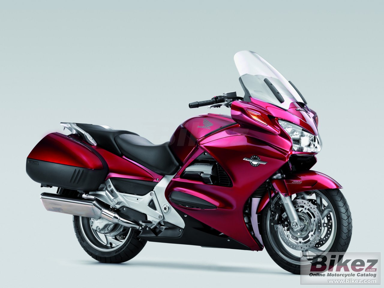 Big Honda st1300 pan-european picture and wallpaper from Bikez.com